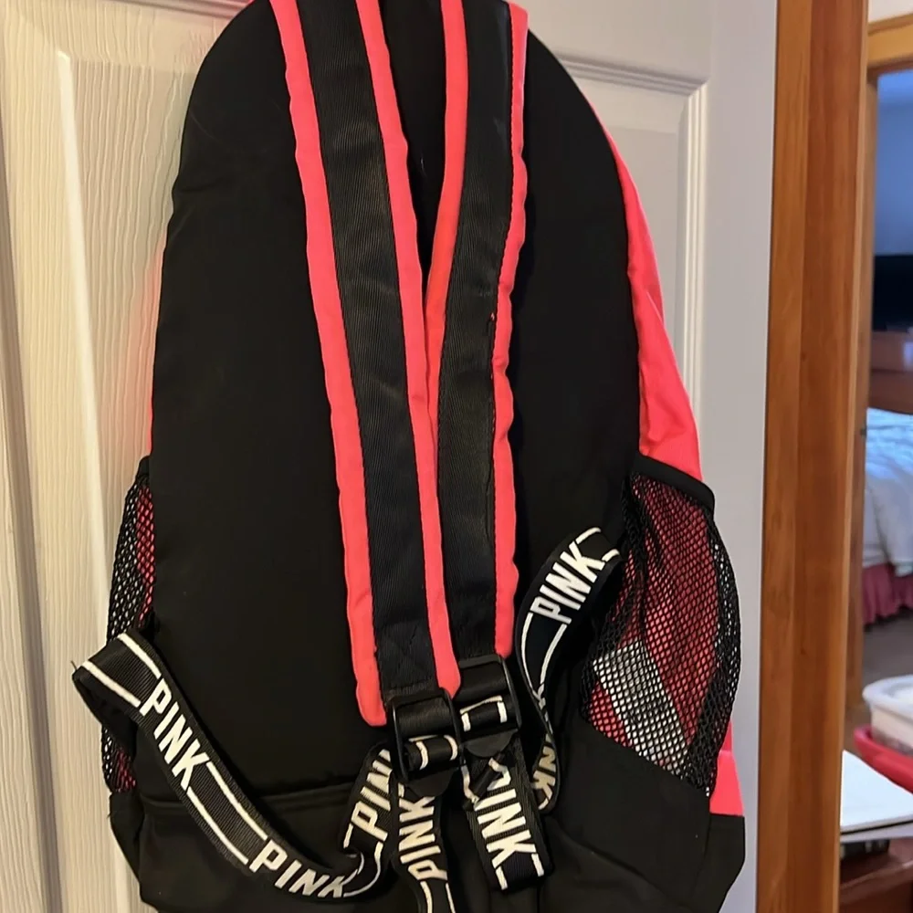 Pink backpack - Picture 3 of 3